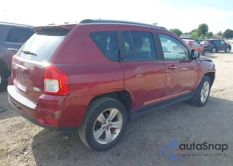 2013 Jeep Compass Latitude z USA, uszkodzony, nr VIN 1C4NJDEB9DD280245